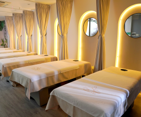 Lung Nguyệt Massage & Spa 