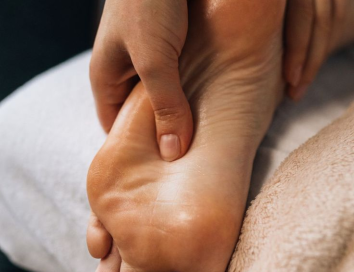 Massage Chân Chuyên Sâu
